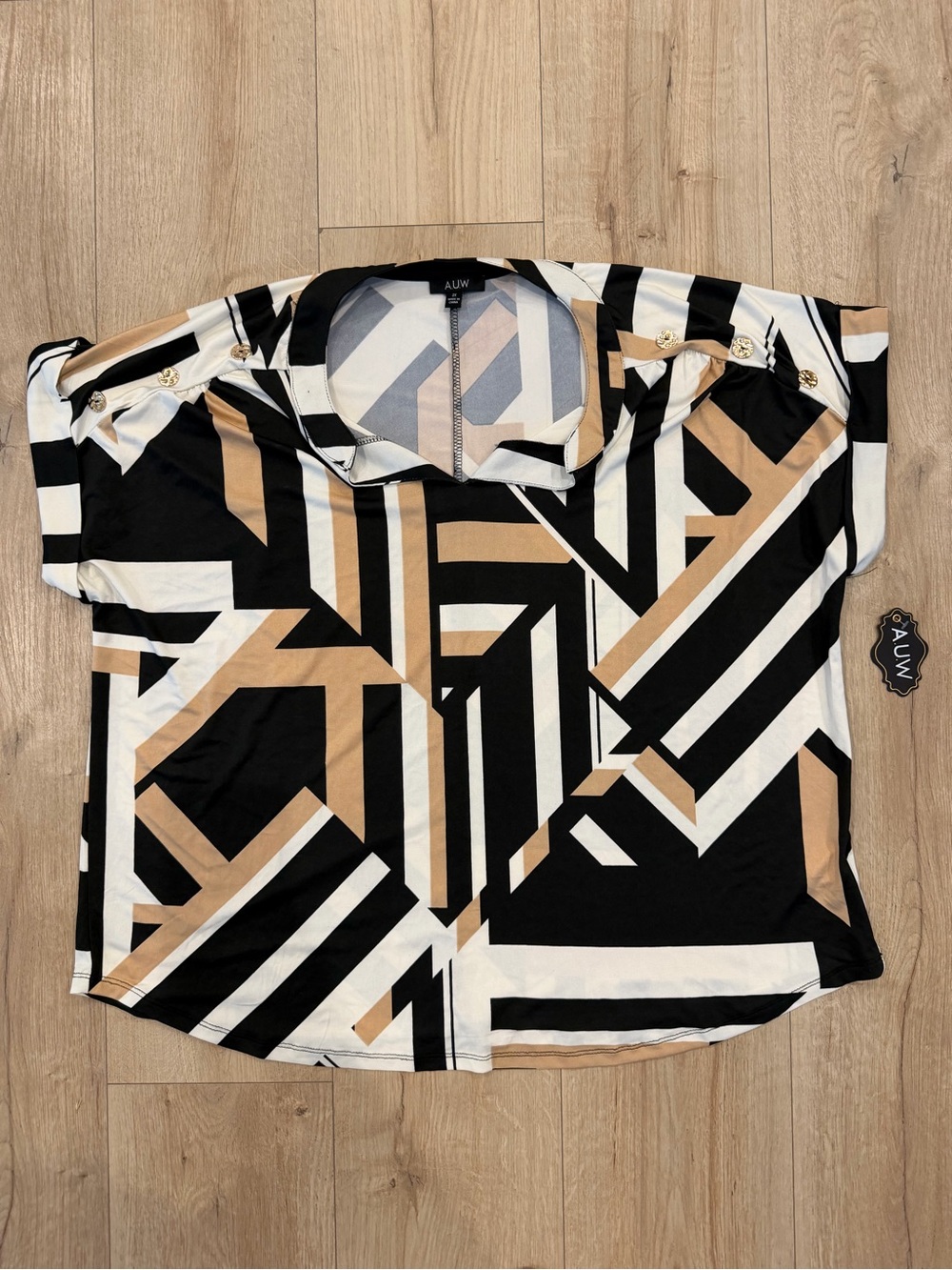 AUW Geometric Print Short Sleeve Top in Black, White & Tan